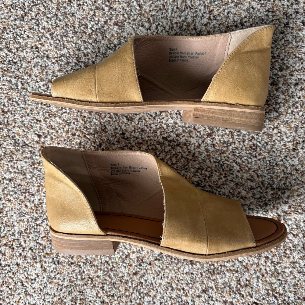 BEAST FASHION Tan Open-Toe Sandals Women’s Sz 7 - Picture 2 of 11